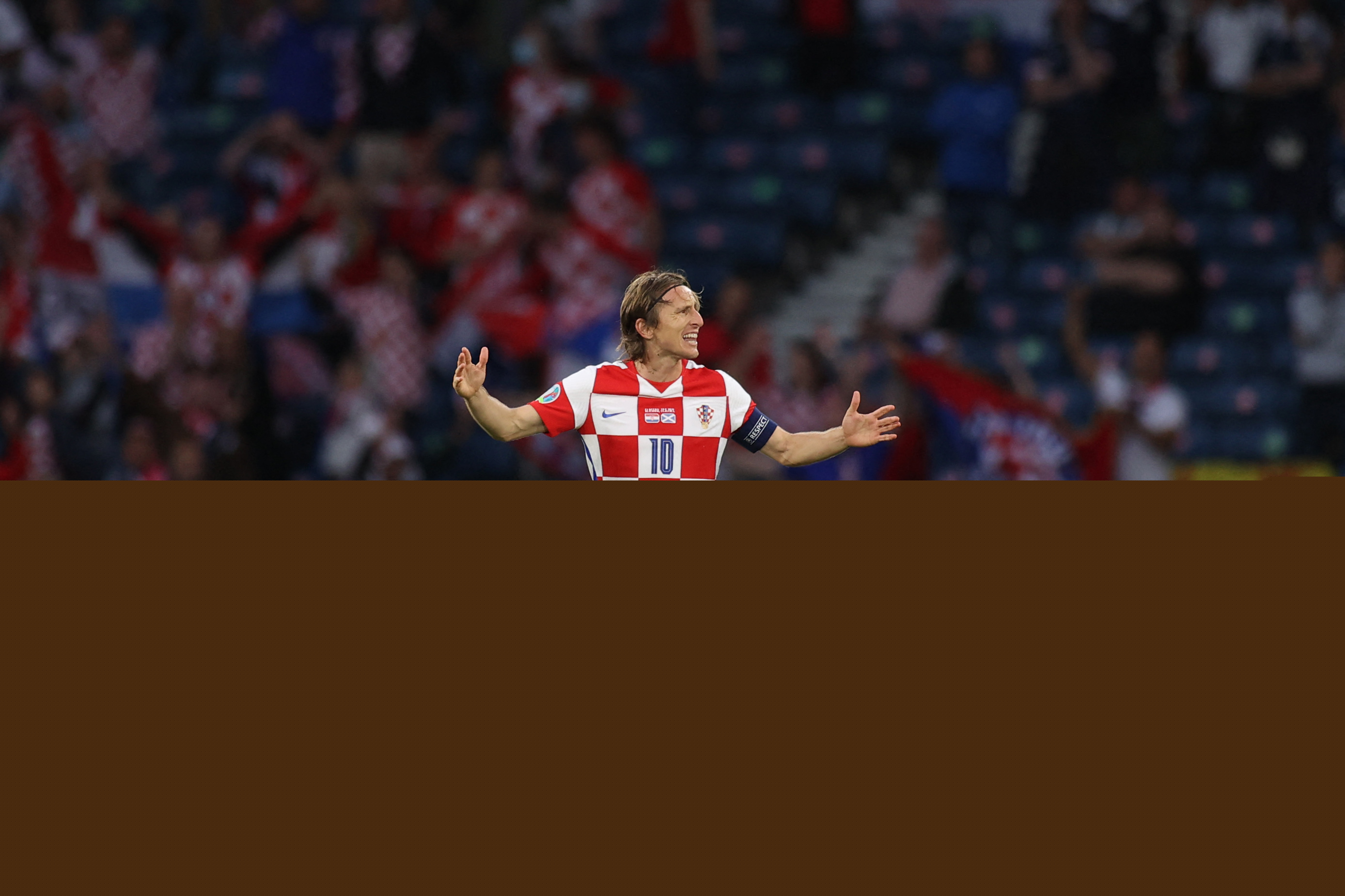 除了“为CNDOTA花了多少钱”，杨哥回答了所有问题