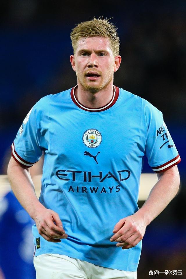 纽约洋基与亚特兰大勇士在世界大赛交手，标志着两大豪门巅峰对决的开始